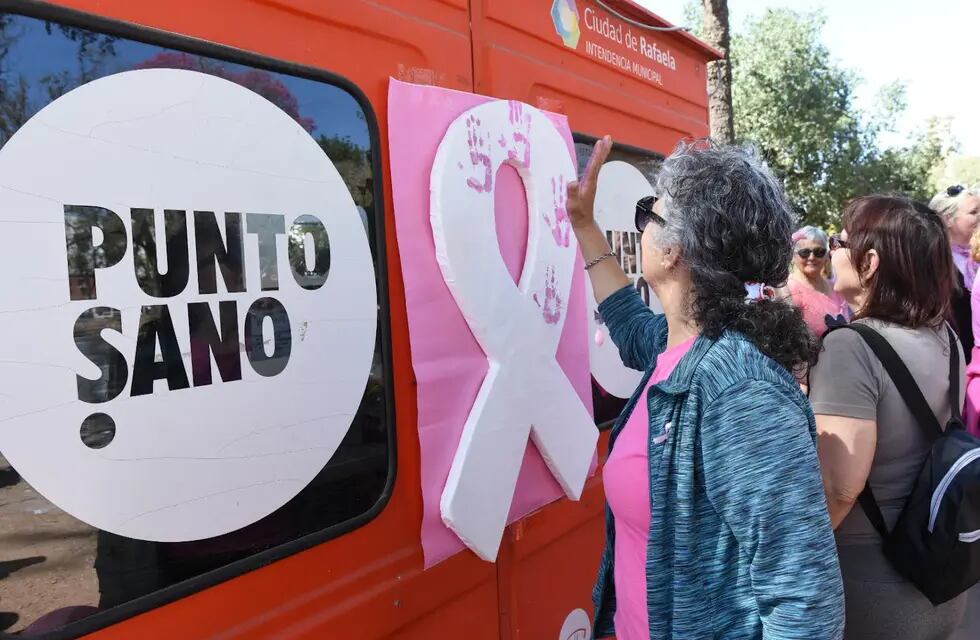 Actividad para concientizar sobre el cáncer de mama en Rafaela