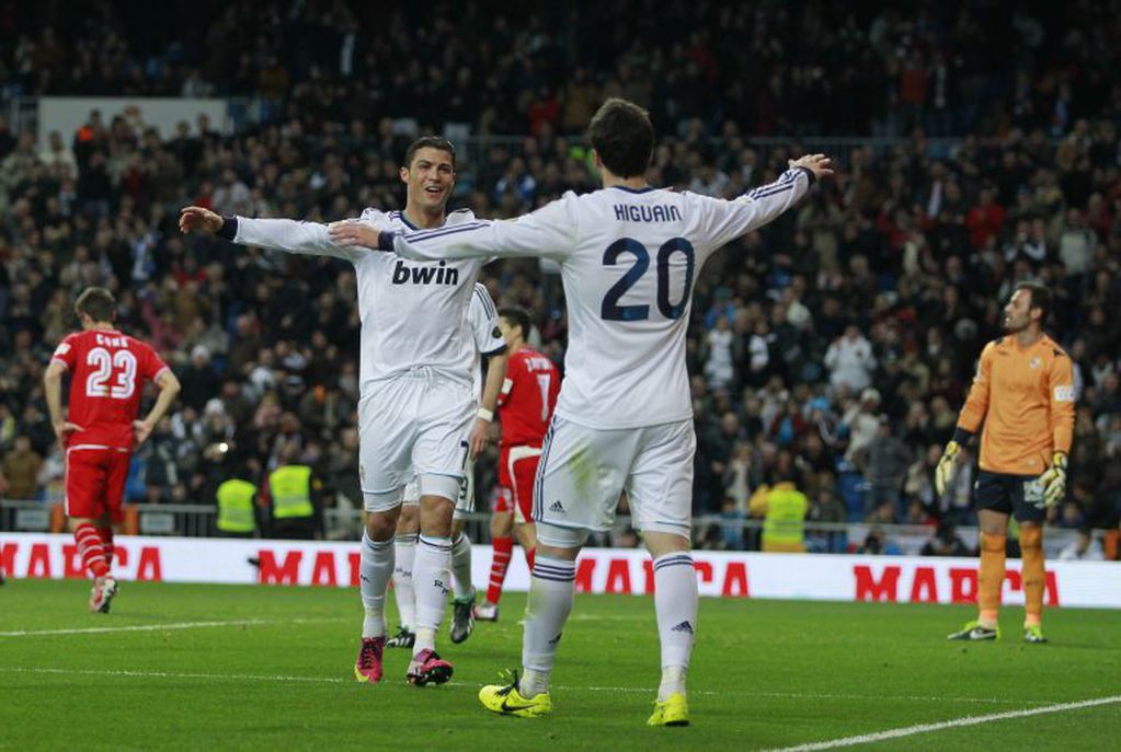 Cristiano Ronaldo y Gonzalo Higuain compartieron equipo en Real Madrid (Foto: Andres Kudacki/AP)