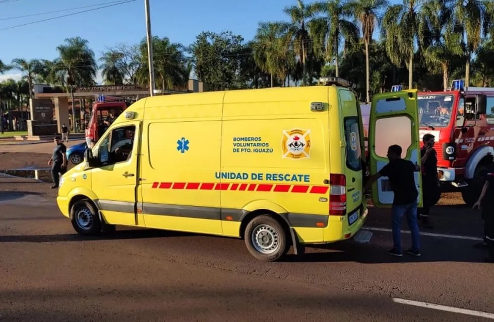 Puerto Iguazú: bomberos voluntarios cuentan con una nueva unidad de traslado.