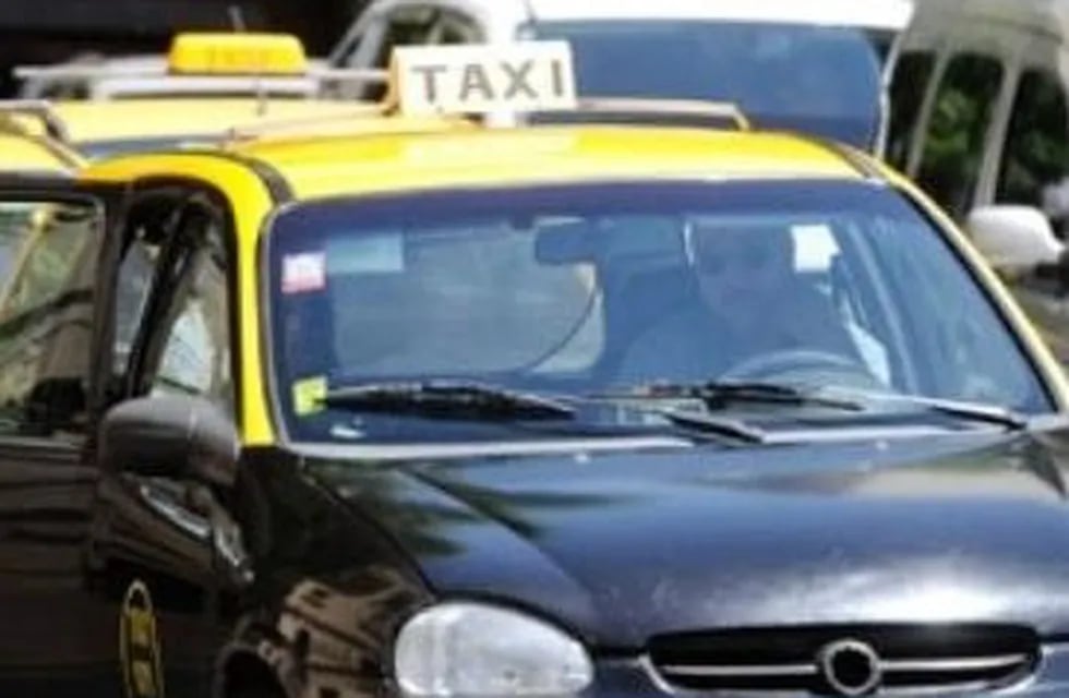 Proponen una prorroga de tres meses para el vencimiento de licencias de taxis