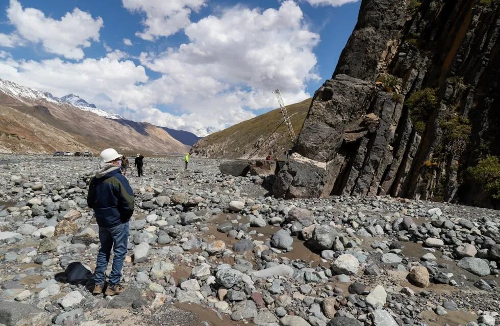 En el Paso Las Leñas se lleva adelante el estudio geológico.