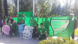 Niños de Drummond reclaman por su cancha