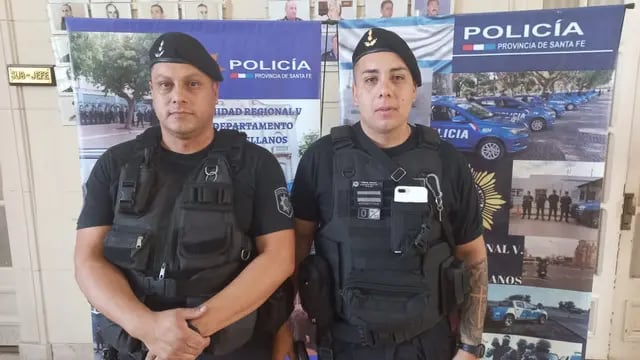 El Oficial de Policía Diego Mansilla  y el Suboficial de Policía Ignacio Benites salvaron a un recién nacido en Rafaela
