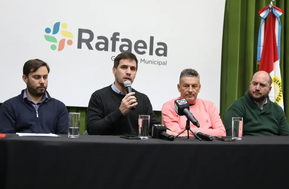 Conferencia de prensa evaluando la carrera del TC en Rafaela