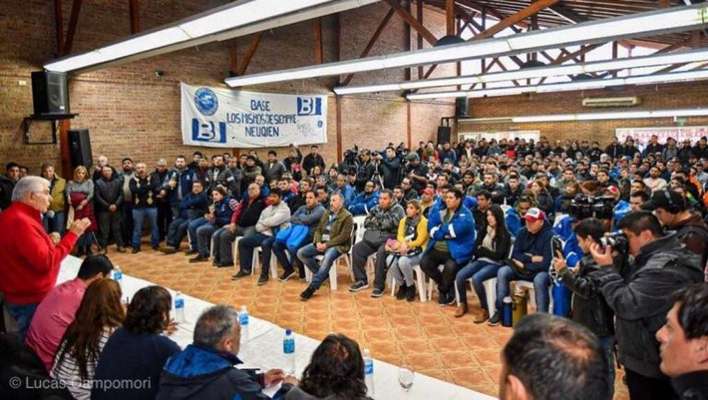 Asamblea del sindicado del petróleo que se desarrolló en Neuquén (web).