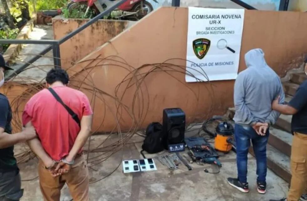 Dos jóvenes detenidos y elementos recuperados en Posadas.