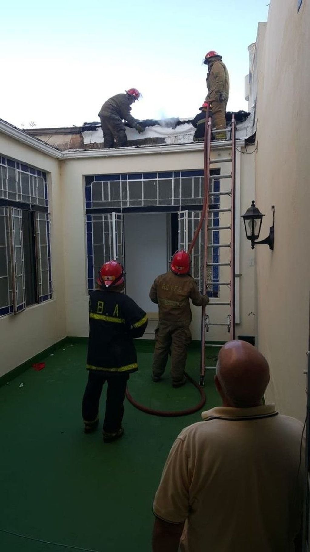 Evacuaron un jardín maternal por principio de incendio en La Plata