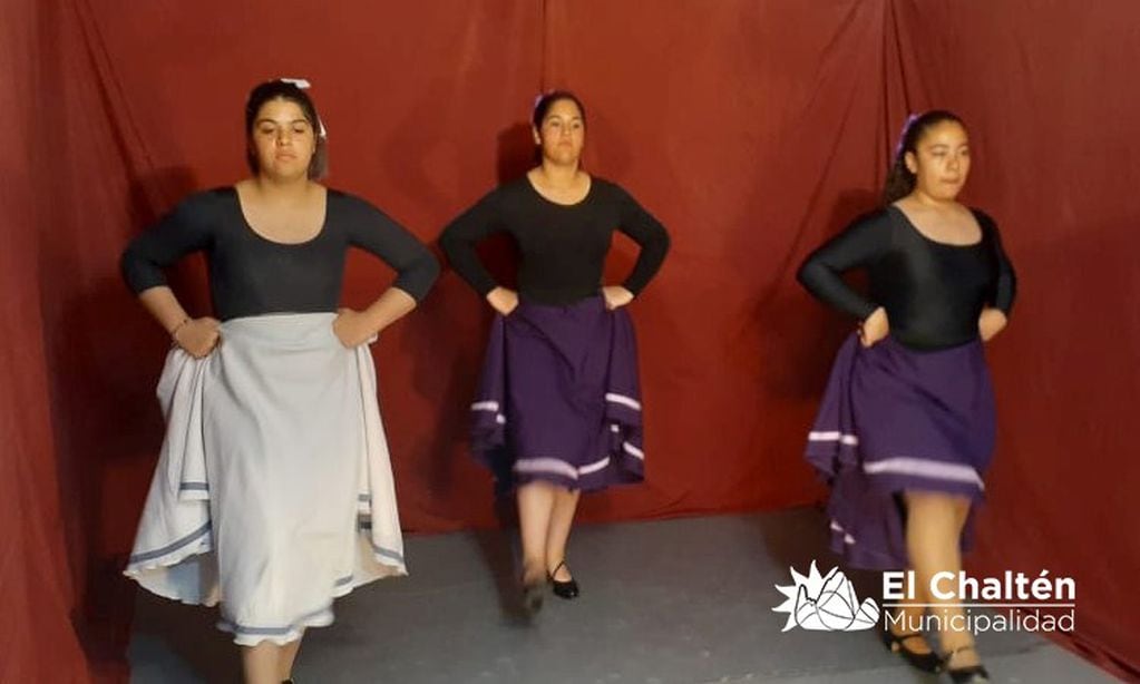 Se realizó un festival virtual de danzas típicas	con los	principales exponentes del folclore en la localidad.