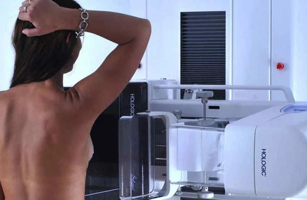 Detección temprana. La mamografía es la mejor forma de detectar en forma precoz el cáncer de mama.