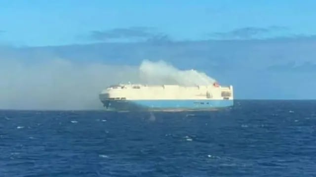 El incendio del buque en el Atlántico