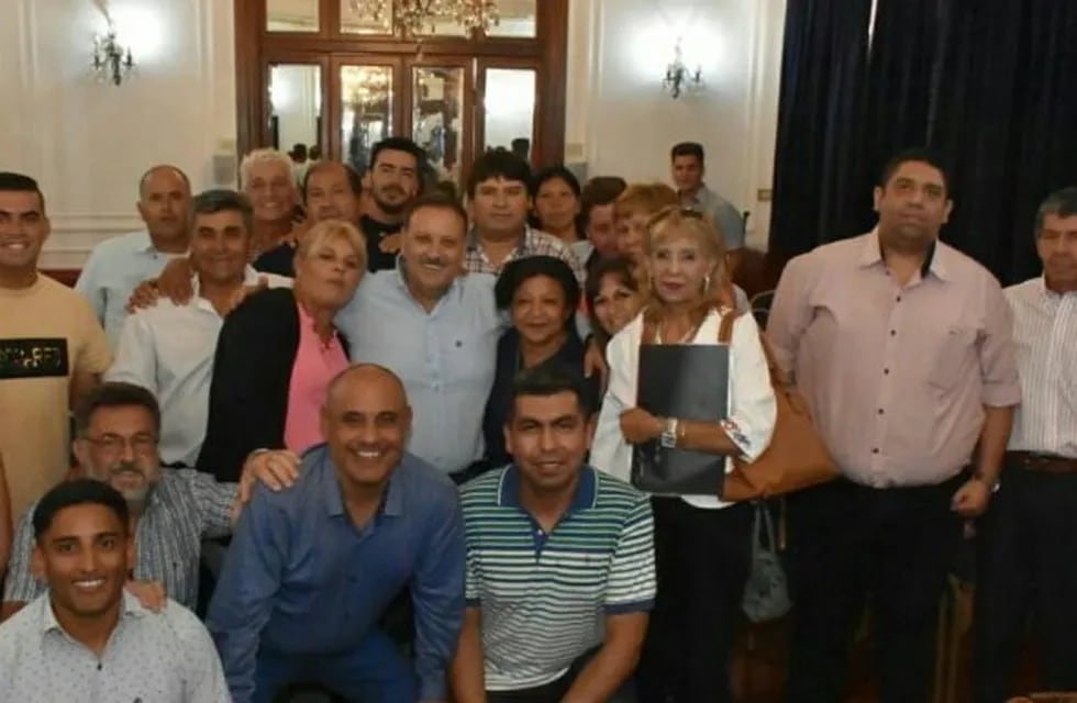 gobernador Ricardo Quintela  recibió  a un grupo de pobladores de la Zona Rural de Capital