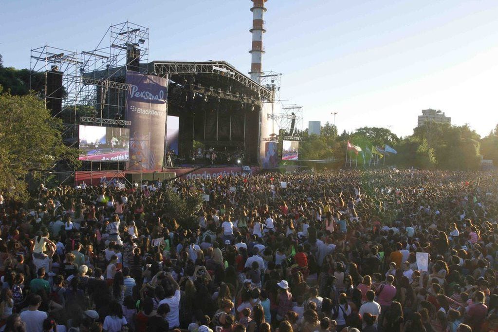 El evento convocó a miles de fanáticos en el Parque Sarmiento.