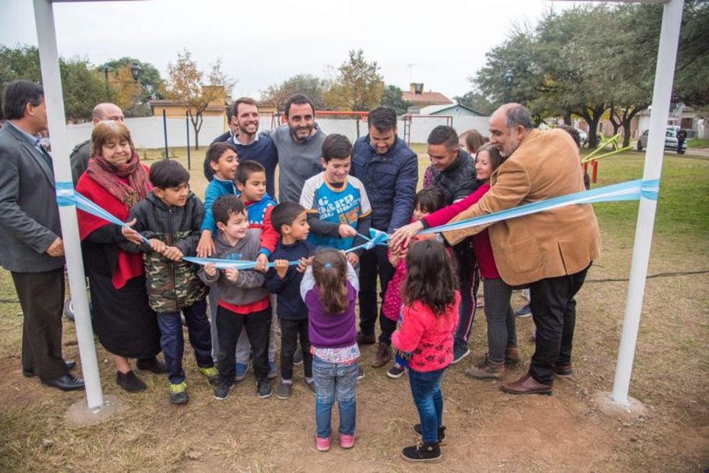 Inauguran la obra de puesta en valor Plaza B° Córdoba