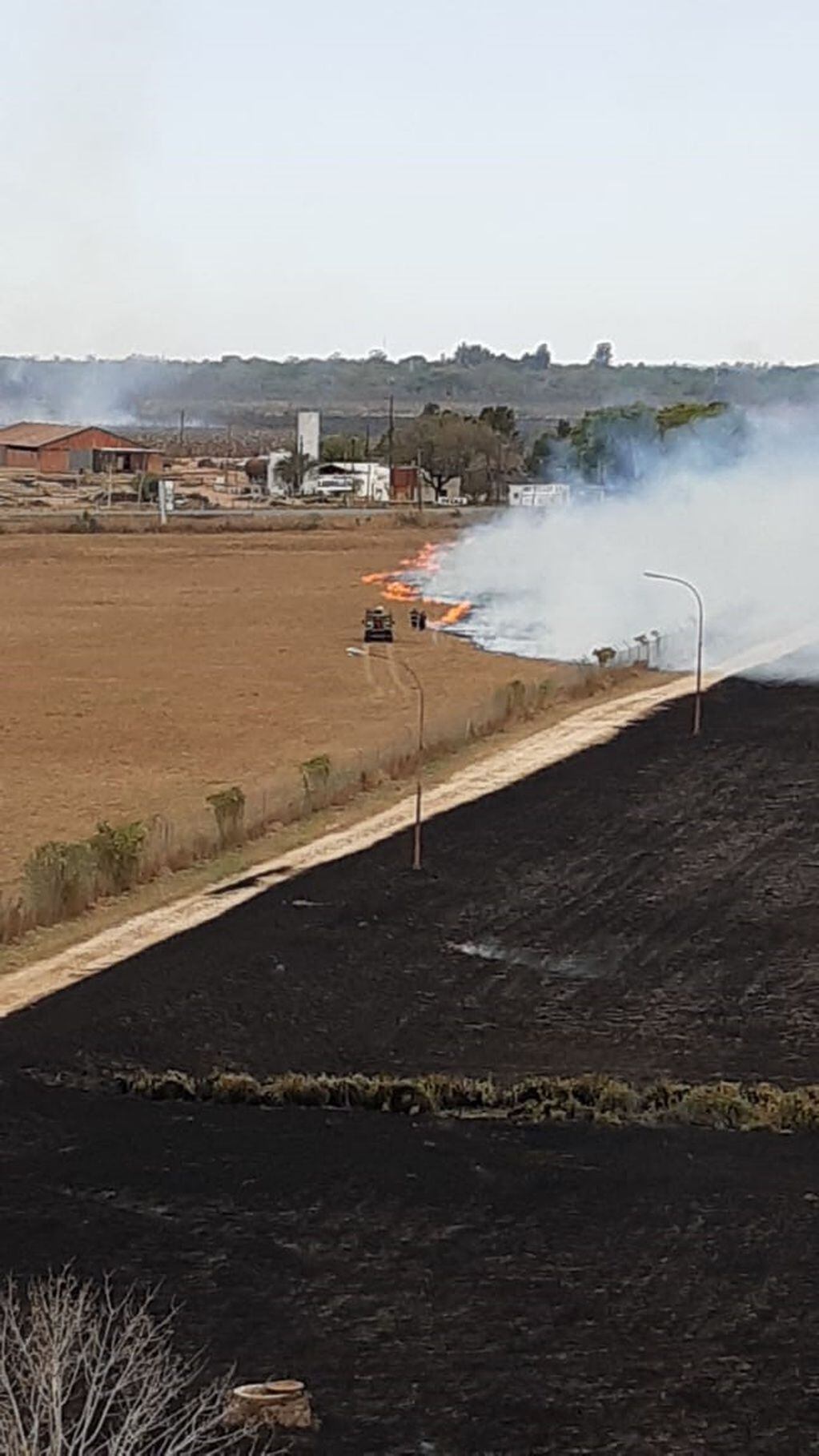 Incendio en cercanía del aeropuerto de Corrientes.