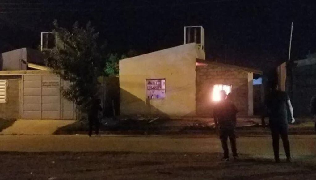 Vivienda incendiada en el barrio Solidaridad Norte de San Luis