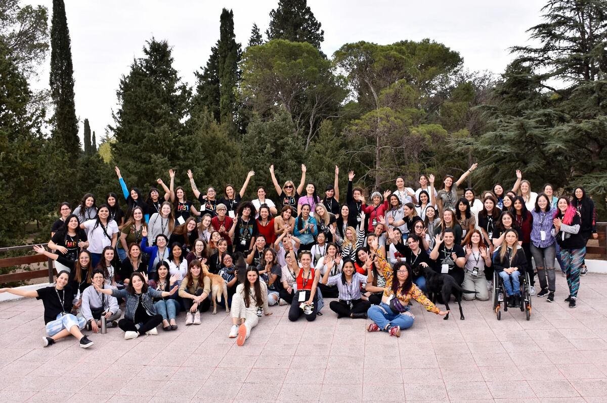 Jovenes estudiantes de carreras de tecnologia Futura Camp