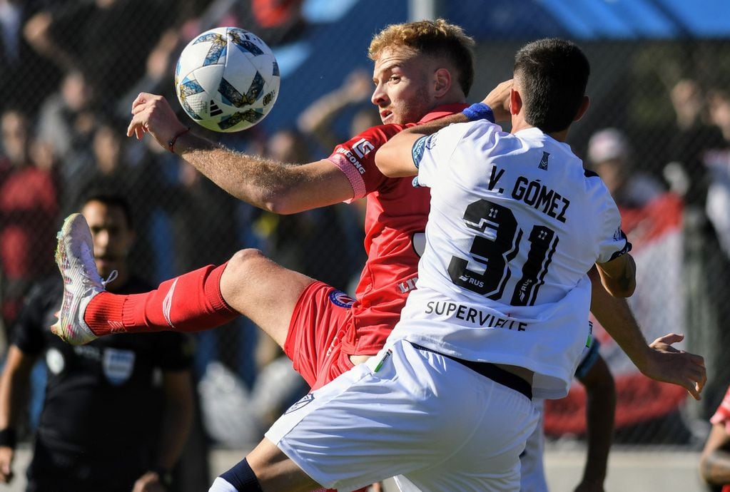 Argentinos y Vélez se enfrentaron en San Nicolás por una de las semifinales de la Copa de la Liga. (Fotobiares)
