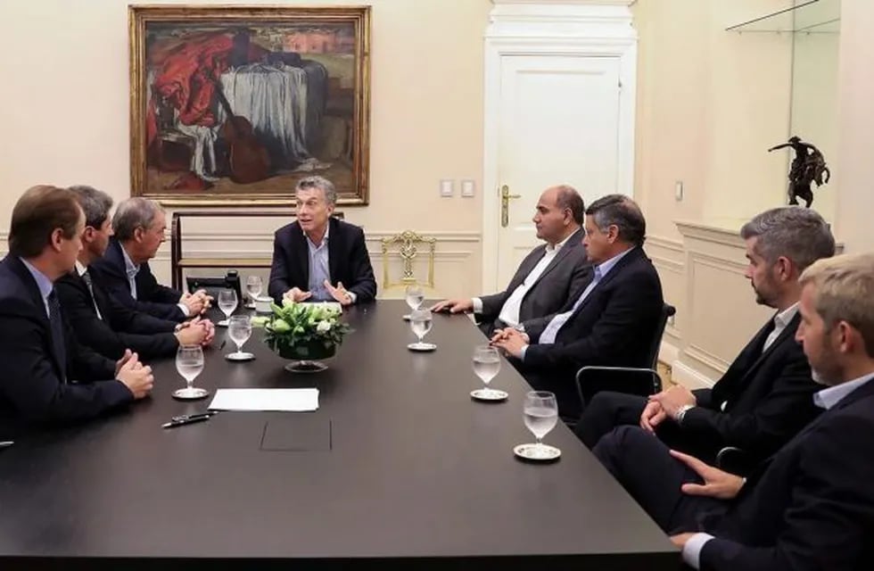 Macri recibirá a siete gobernadores opositores para hablar de la política económica.
