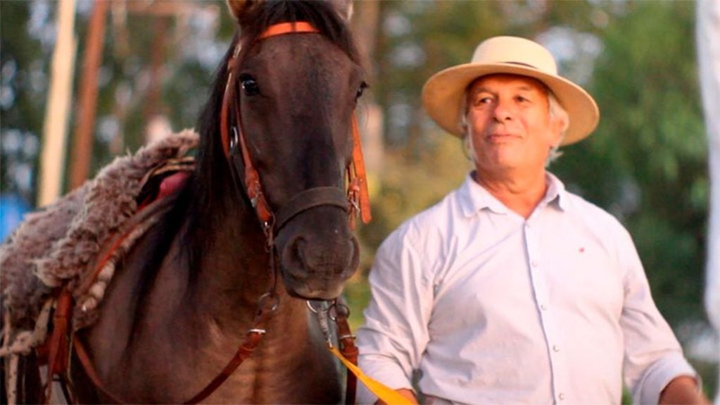 Jorge Martínez Arias lleva 22 días de travesía a caballo.