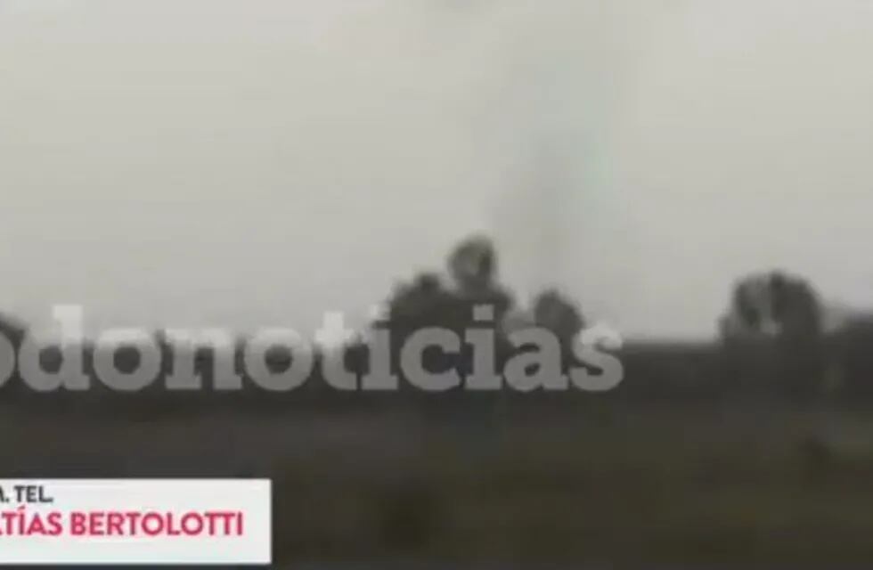 Vecinos filmaron un pequeño tornado en Tigre. (Foto: Captura de video)