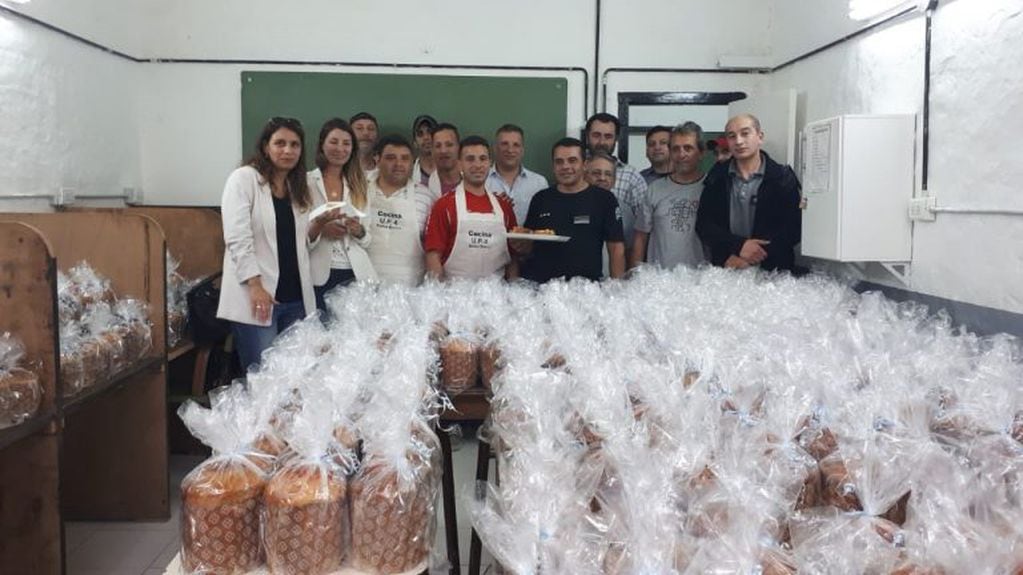 Internos Solidarios elaboraron durante cuatro días pan dulces en el Penal de Villa Floresta