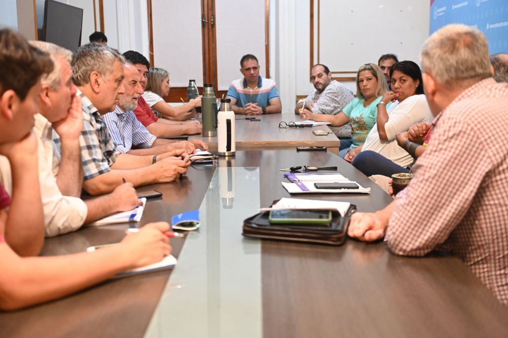Mauricio Davico - Intendente de Gualeguaychú encabezó la reunión de emergencia