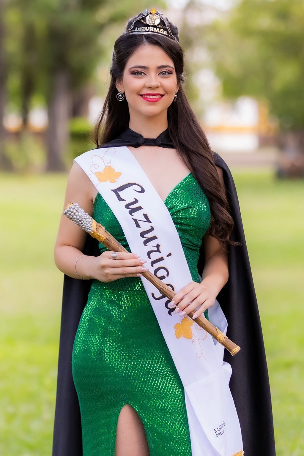 Karen Tobar Mendez, es la reina electa de Luzuriaga