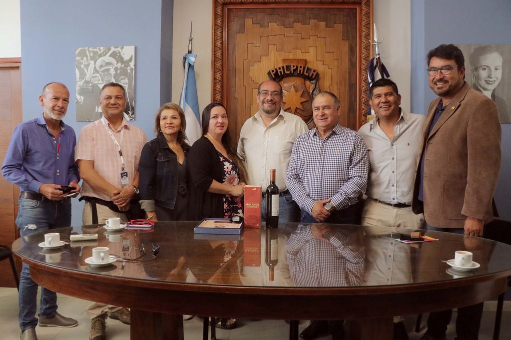 La comitiva chilena encabezada por el alcalde de Mejillones (Chile), Marcelino Carvajal, se reunió con el intendente de Palpalá, Rubén Eduardo Rivarola, y miembros de su gabinete.