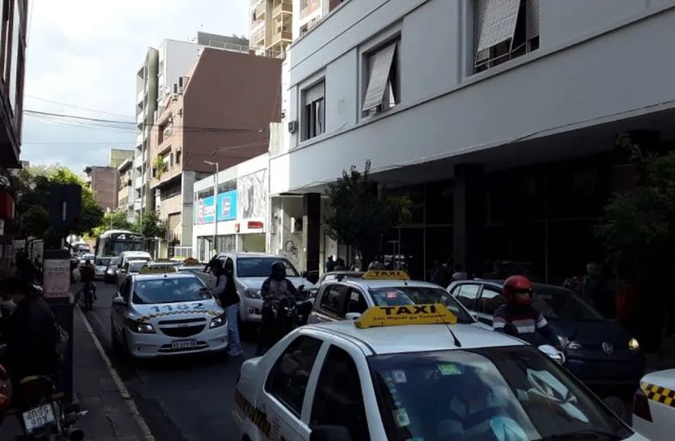 Día del Padre en Tucumán: la Policía refuerza los controles en la Capital. (Vía Tucumán)
