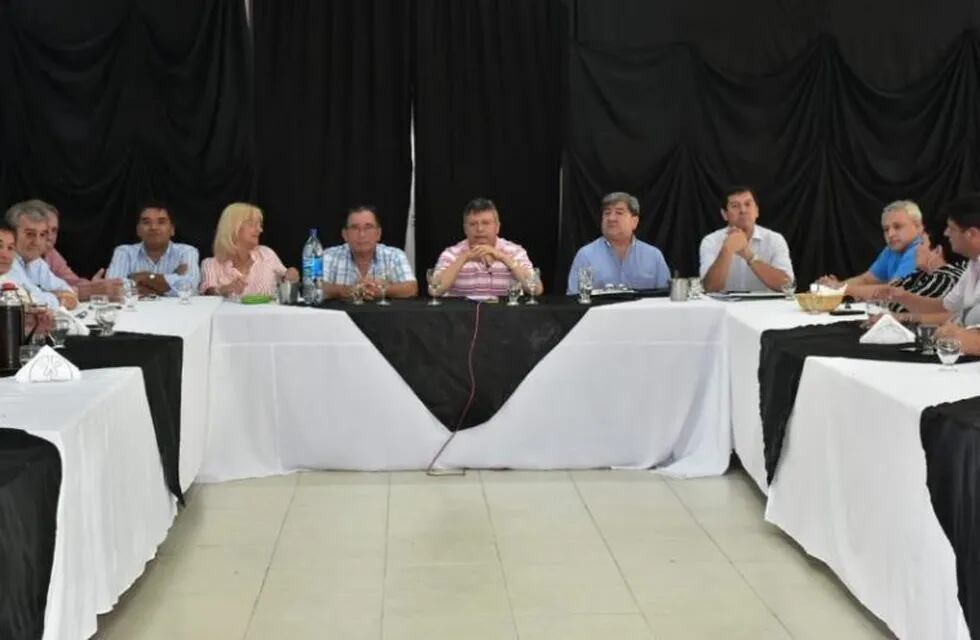 Peppo se reunió con intendentes en Margarita Belén. (Foto: @domingopeppo)
