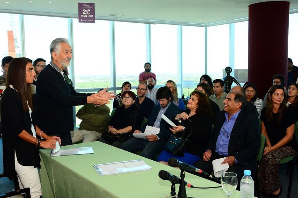 Alberto Rodríguez Saá entregó préstamos a los empresarios del Transporte Interurbano. Foto: ANSL.