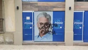 Vandalismo contra la sede de Claudio Poggi