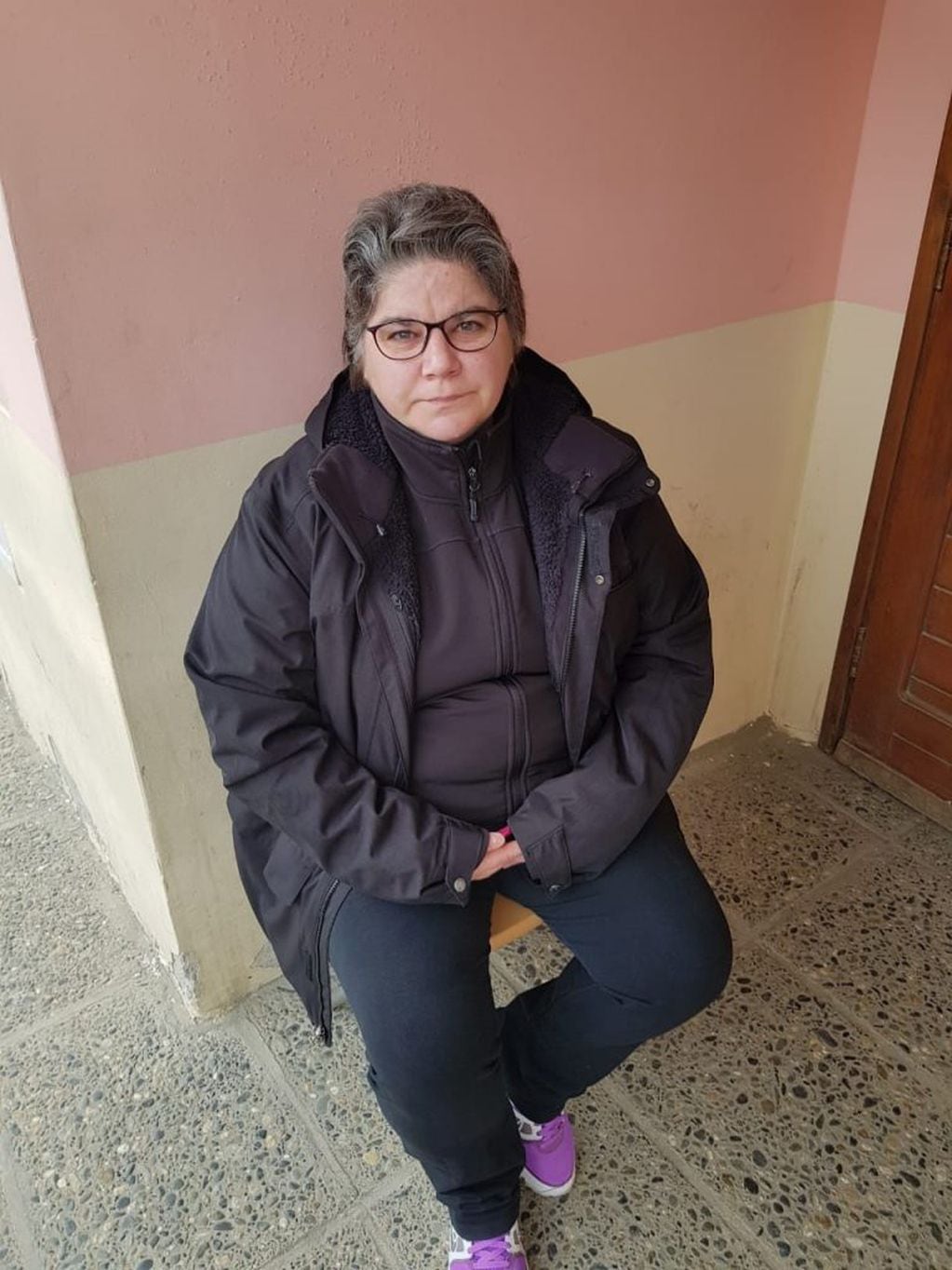 Persona encadenada en la Secretaríaa de Discapacidad Ushuaia