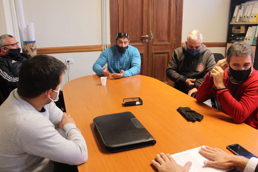 Propietarios de Gimnasio se reunieron con Matías Fhurer, en desacuerdo por el cierre de actividades dispuestas por el municipio.