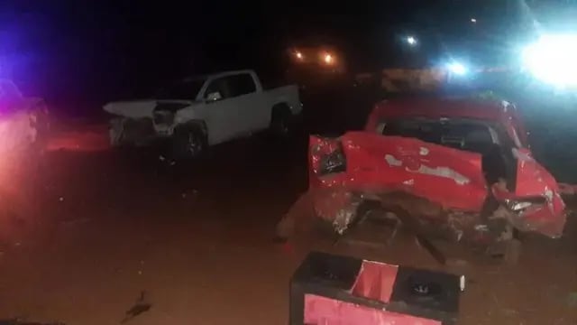 Incautan camioneta cargada con cigarrillos ilegales que chocó en Pozo Azul