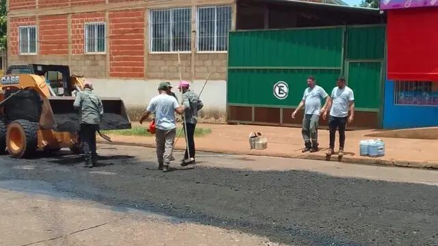Obras en Puerto Iguazú: realizan trabajos de bacheo en la avenida Néstor Kirchner