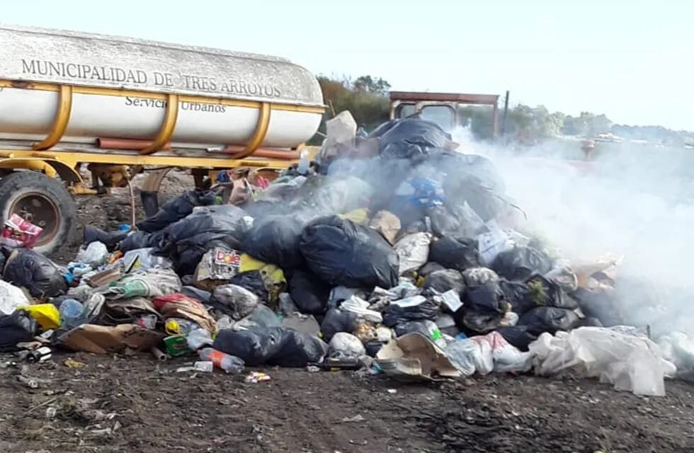 Incendio en un camión de residuos