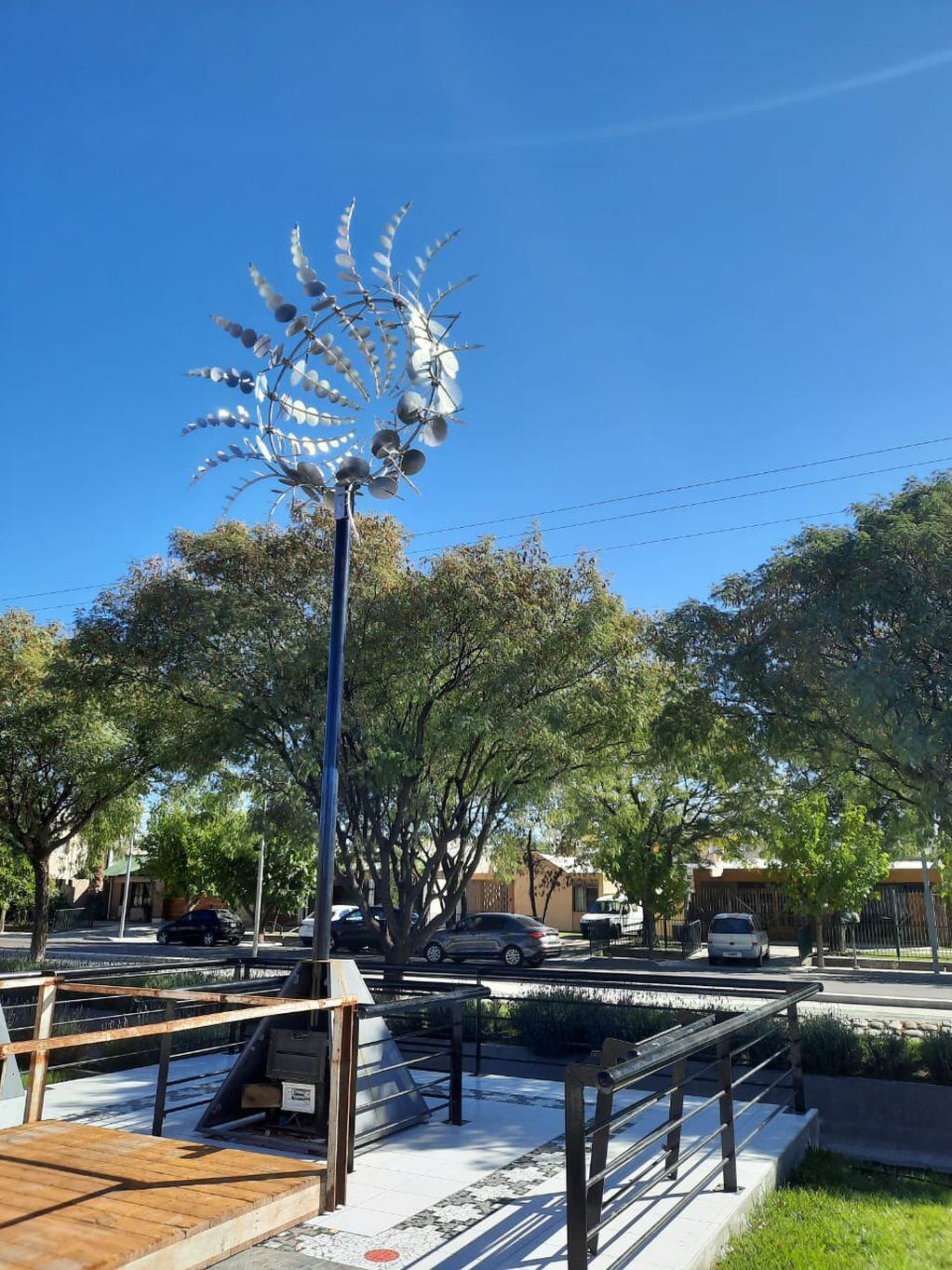 Mandala de la discordia. Está instalada en el paseo Rawson en San Rafael.