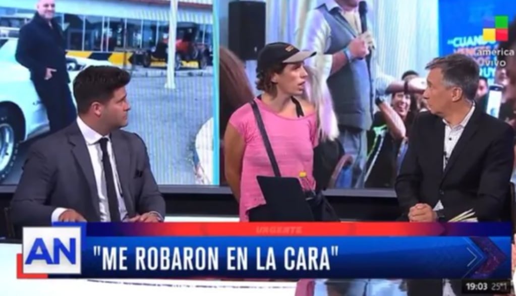 Una mujer irrumpió en el programa de Rolando Graña cuando salía en vivo y denunció acoso sexual.