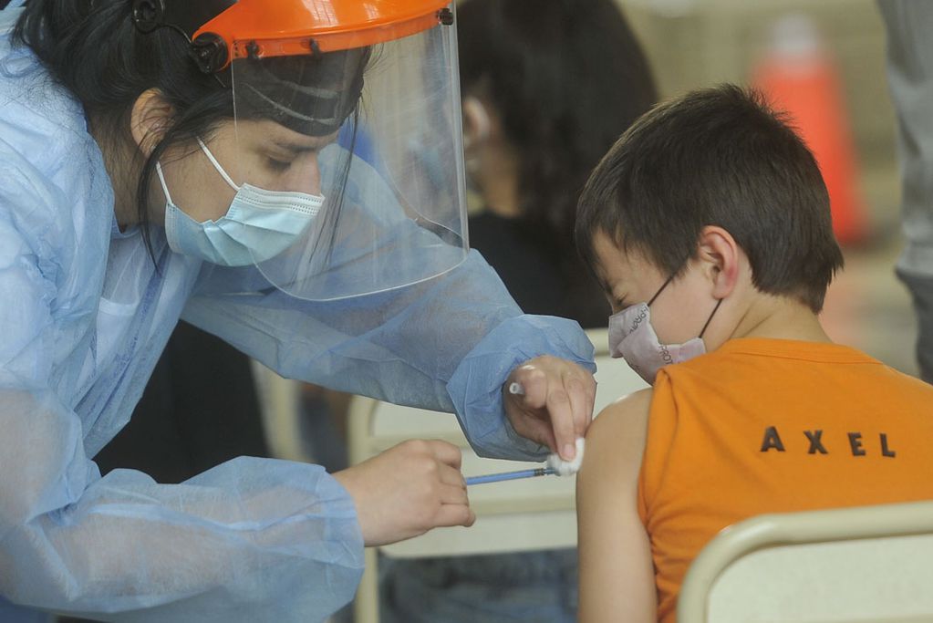 Argentina continuará inmunizando a los menores de 11 años con la vacuna de Sinopharm (Foto Javier Ferreyra)