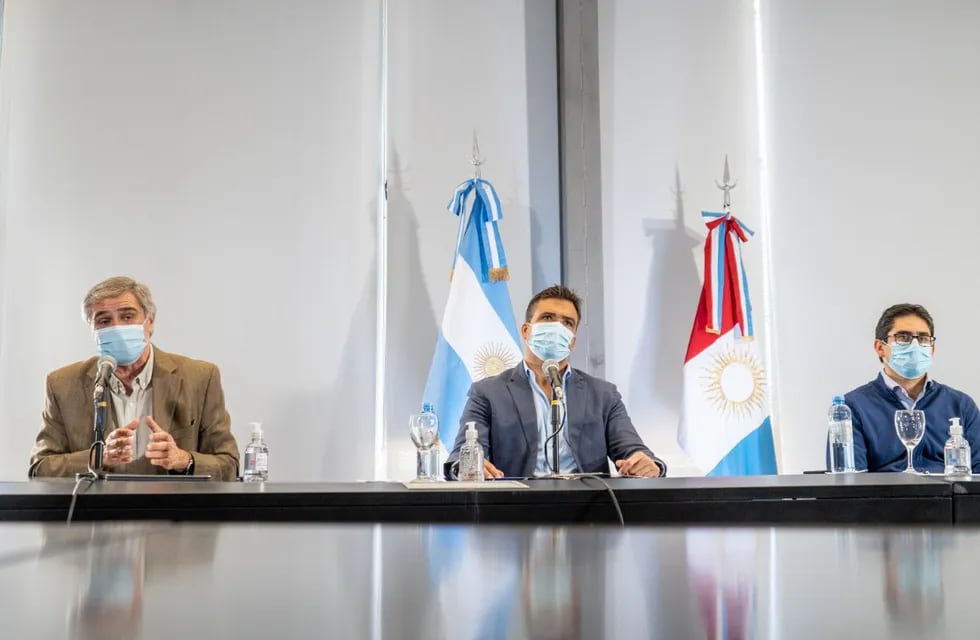La reunión fue presidida por los ministros Facundo Torres y Diego Cardozo y contó con la participación del ministro Walter Grahovac. (Provincia)