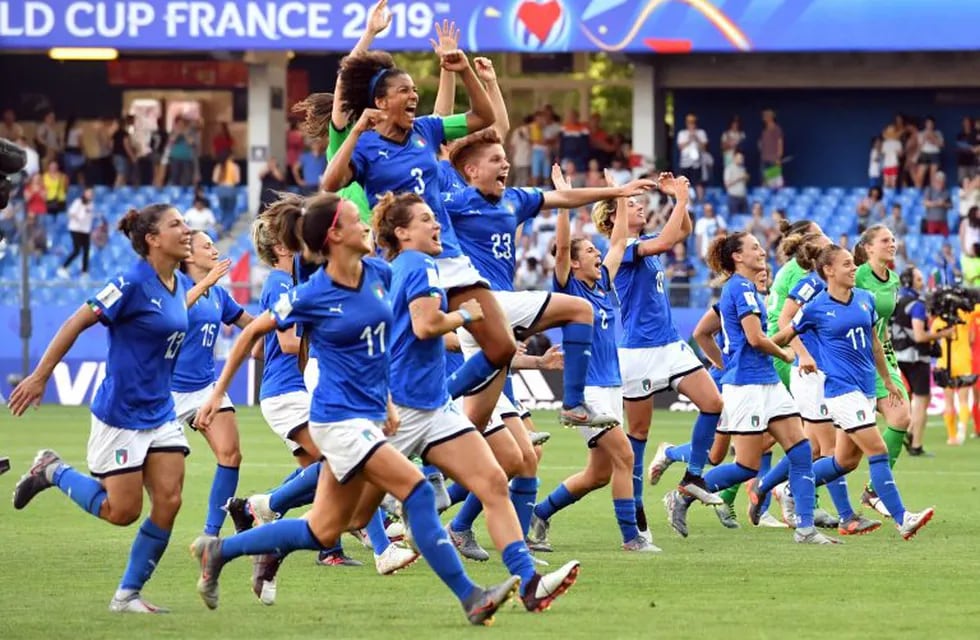 Italia venció 2-0 a China y avanzó a los cuartos de final del Mundial de Francia 2019. (AFP)