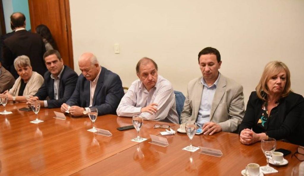 Reunión con Cammesa, donde estuvo Carlos Linares (tercero de derecha a izquierda).