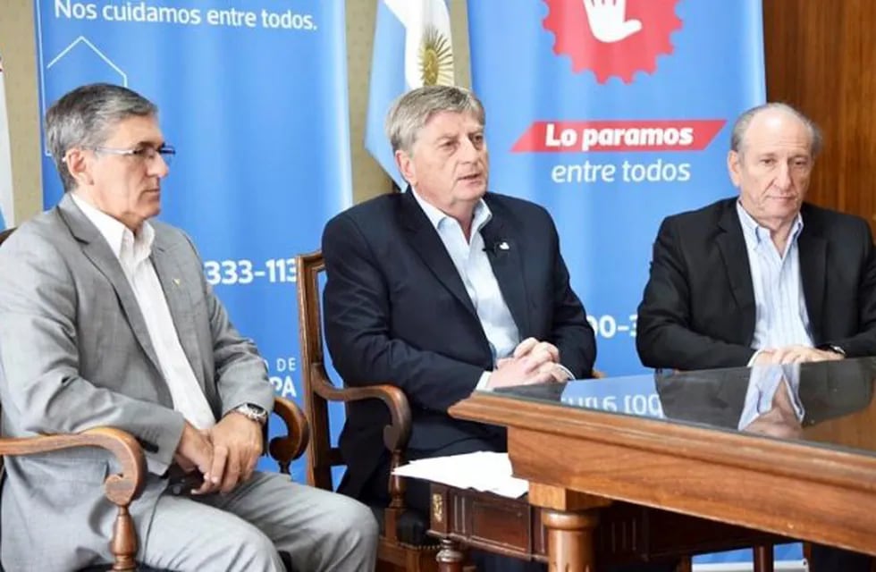 Conferencia de prensa del gobernador de La Pampa (APN)