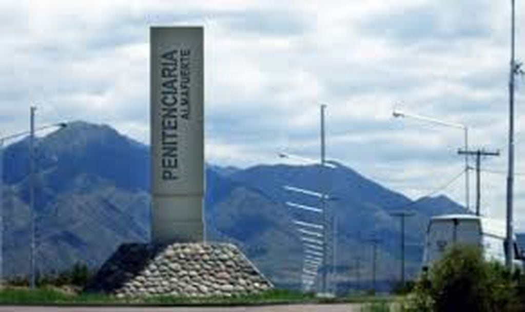 El Complejo Penitenciario Almafuerte, se encuentra ubicado en Cacheuta. Fue inaugurado en 2007.