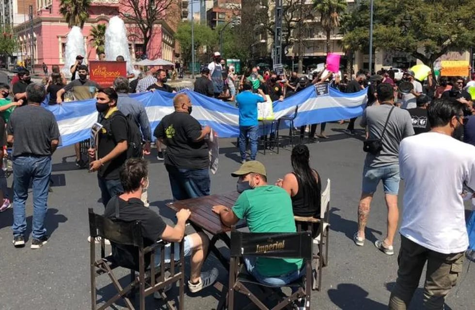Gastronómicos de Córdoba y una nueva protesta en contra de las restricciones.