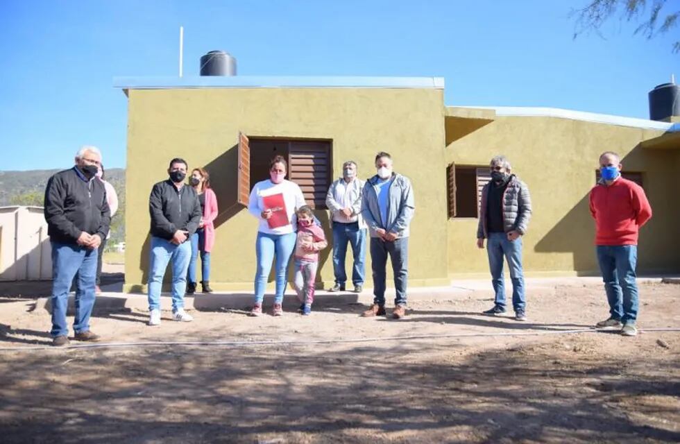 El Gobierno entregó viviendas en Departamento General San Martín
