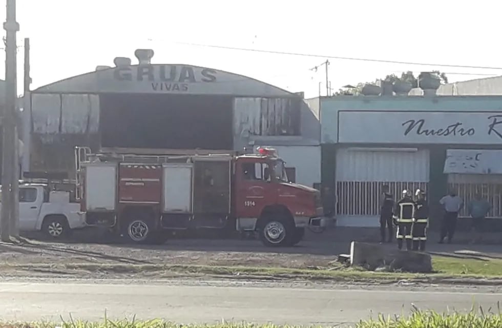 Incendio en grúas Vivas