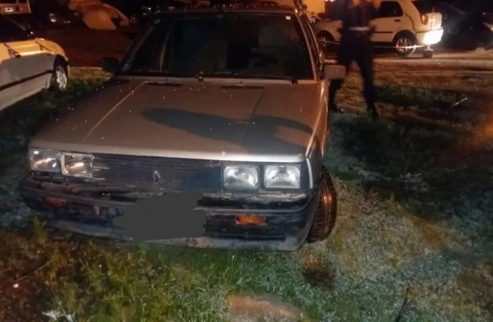 En Avenida Argentina al 500 se localizó el vehículo abandonado en una vivienda.