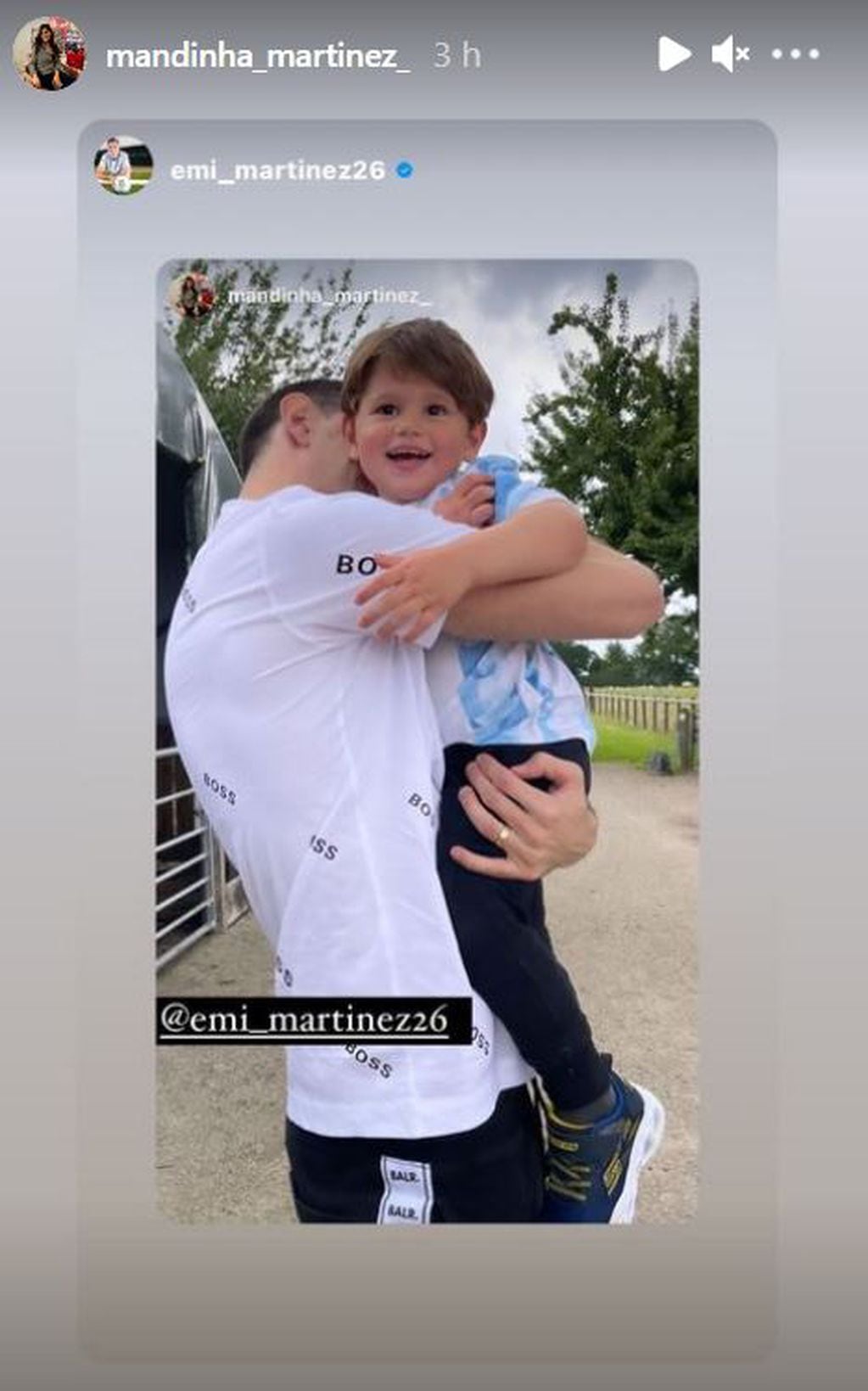 Emiliano Martínez se reencontró con su hijo